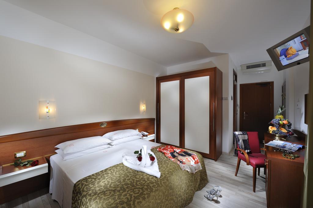Hotel Eden Bibione Habitación foto